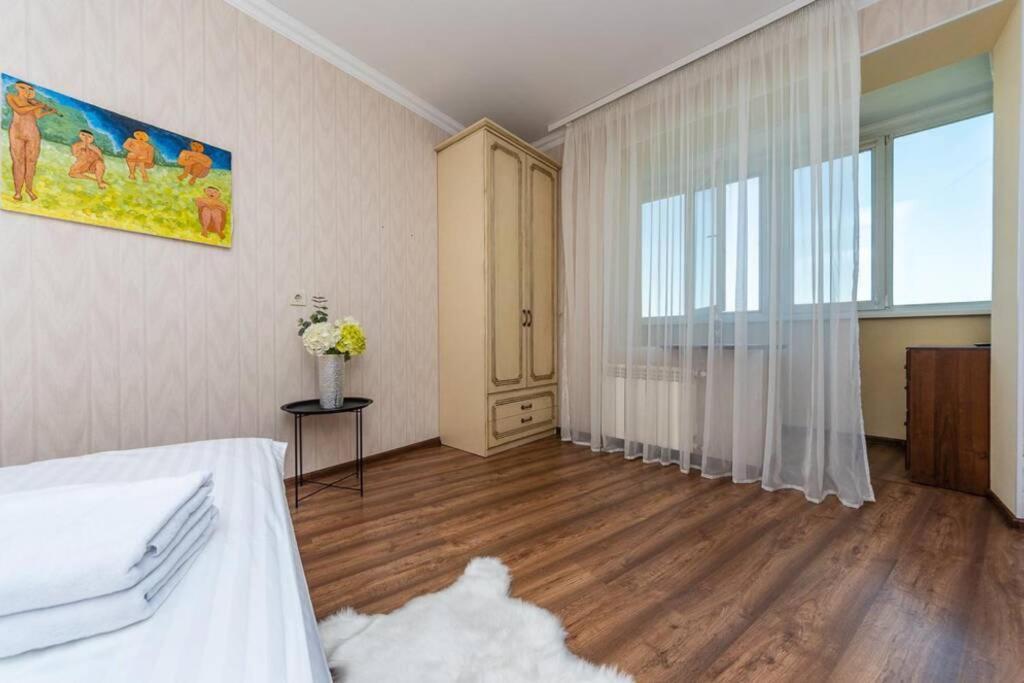קייב Apartments With Crazy Panoramic View Of The Dniepr מראה חיצוני תמונה