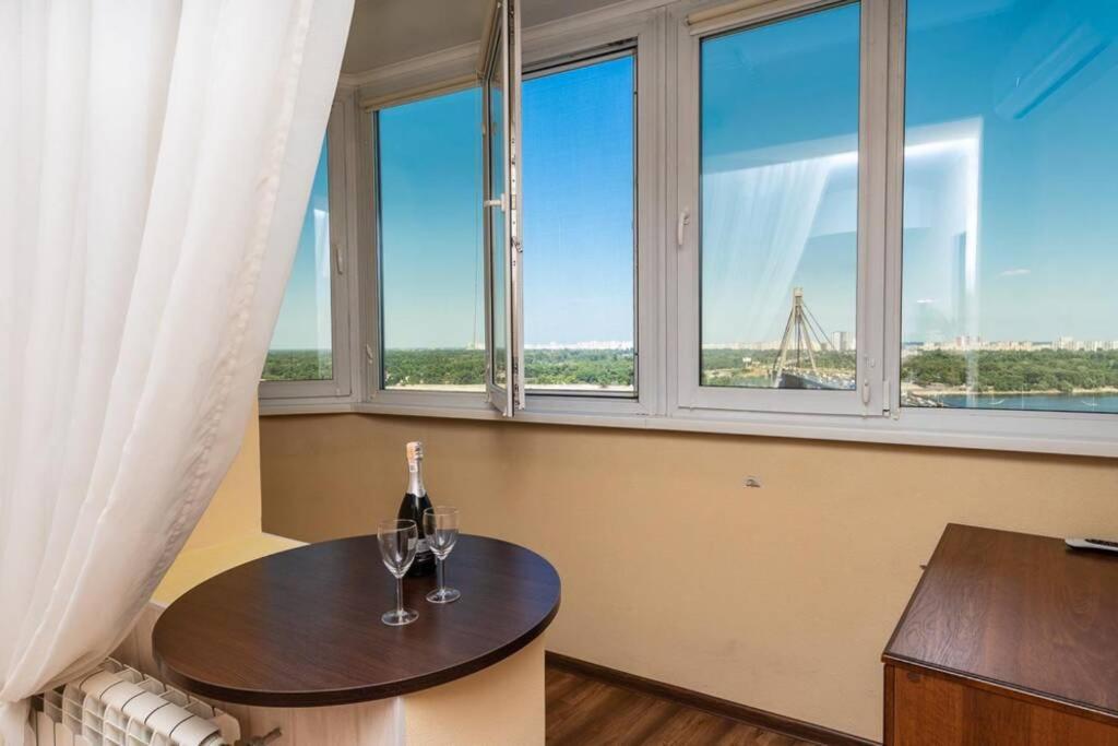קייב Apartments With Crazy Panoramic View Of The Dniepr מראה חיצוני תמונה