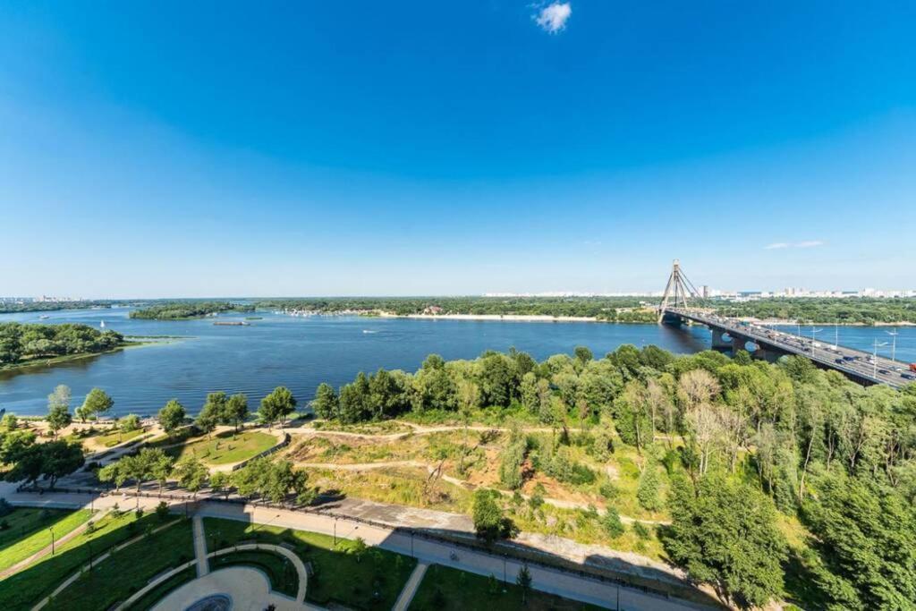 קייב Apartments With Crazy Panoramic View Of The Dniepr מראה חיצוני תמונה